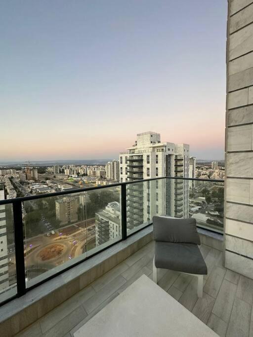 Elegant 3 Bedroom Ocean View Condo In Kiryat Yam Qiryat Yam 외부 사진