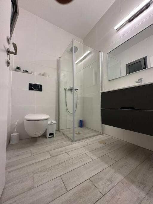 Elegant 3 Bedroom Ocean View Condo In Kiryat Yam Qiryat Yam 외부 사진