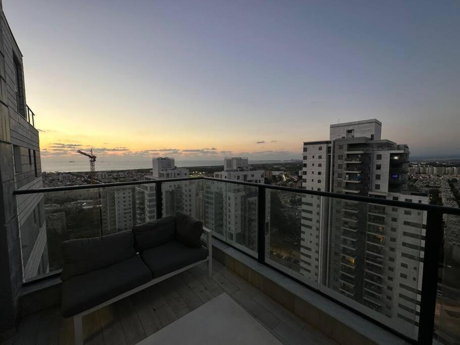 Elegant 3 Bedroom Ocean View Condo In Kiryat Yam Qiryat Yam 외부 사진